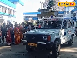 তড়িঘড়ি ওই গৃহবধূকে হাসপাতালে নিয়ে আসা হয়েছে তড়িঘড়ি ওই গৃহবধূকে হাসপাতালে নিয়ে আসা হয়েছে