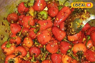 উত্তরের খাবার দক্ষিণের হেঁসেলে! শীতে তীব্র ঝাল ডোলো লঙ্কা দিয়ে ঝটপট বানান আচার, রইল রেসিপি