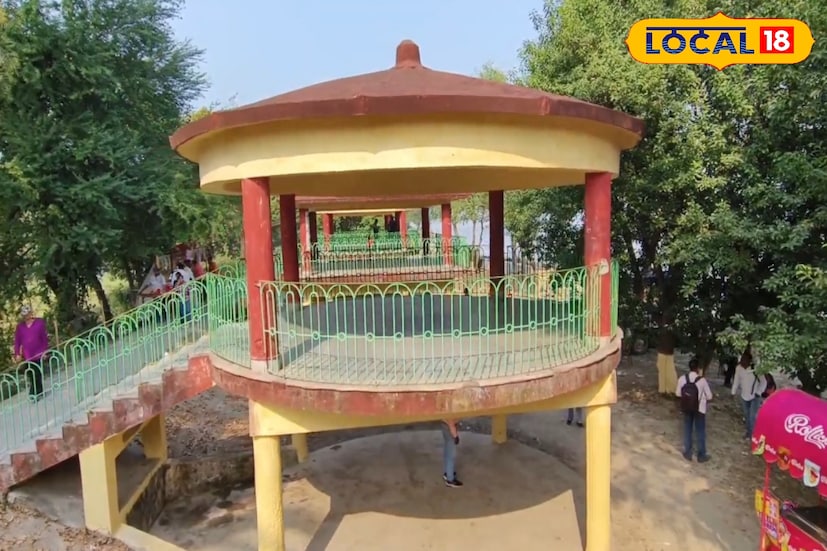 প্রথমেই উল্লেখযোগ্য টাকি ইছামতির ধারের পিকনিক স্পট। কলকাতা থেকে খুব কাছেই এই নদীপাড়, আর শীতের সকালে ইছামতির ঢেউ দেখা ও নৌভ্রমণের মজা উপভোগ করতে প্রতি বছর অসংখ্য পর্যটক এখানে আসেন। ভারত–বাংলাদেশ সীমান্তের শান্ত পরিবেশ আর সাজানো পিকনিক স্পট তাকিকে শীতকালীন ভ্রমণের বিশেষ আকর্ষণ করে তোলে।