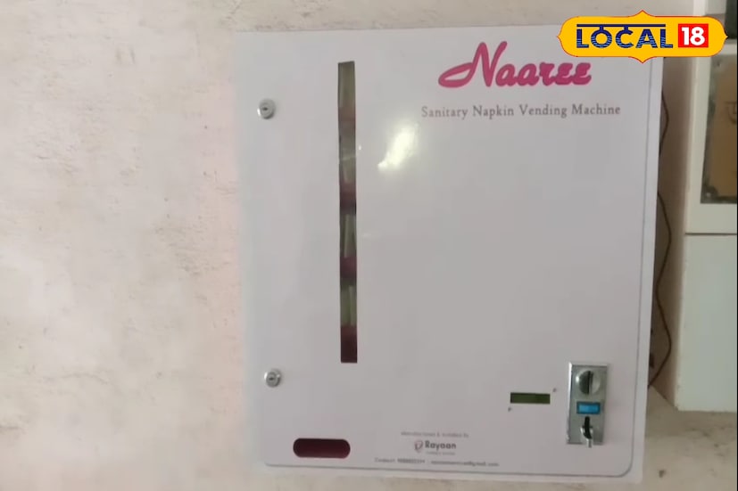 ইঞ্জিনিয়ার দেবজ্যোতি দে জানান, ইতিমধ্যেই শিক্ষকদের তিনবার প্রশিক্ষণ হয়ে গিয়েছে স্মার্ট ক্লাস নেওয়ার বিষয়ে। অত্যন্ত আধুনিক এবং সমস্ত সুবিধা পেয়ে সংখ্যালঘু অধ্যুষিত এলাকার ছাত্রছাত্রীরা পড়াশোনায় আরও এগিয়ে যাবে। (ছবি ও তথ্য: মৈনাক দেবনাথ)