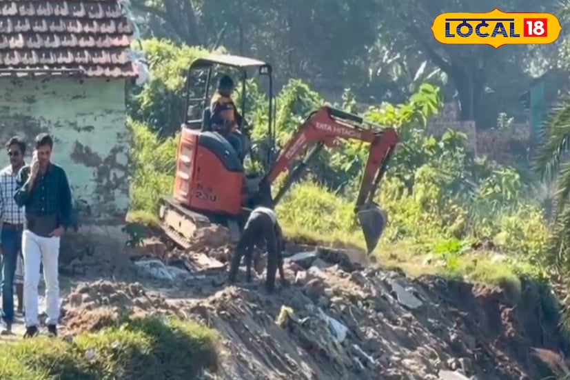 আবারও প্রবল ভাঙন। দক্ষিণ ২৪ পরগনার বজবজ ২ নম্বর ব্লকের অন্তর্গত ডাঙারিয়া রায়পুর এলাকায় হঠাতই হুগলি নদীর বাঁধে ভয়াবহ ধস দেখা যায়। এর ফলে আতঙ্কিত হয়ে পড়ে এলাকার মানুষজনেরা। সেই খবর পৌঁছে যায় ডায়মন্ড হারবার লোকসভা কেন্দ্রের সাংসদ অভিষেক বন্দ্যোপাধ্যায়ের কাছে।