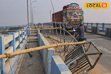 গৌরাঙ্গ সেতু বন্ধ, মানুষের সঙ্গে ভারী ভারী পণ্যবাহী গাড়িরও ভরসা সেই জলপথ গৌরাঙ্গ সেতু বন্ধ, মানুষের সঙ্গে ভারী ভারী পণ্যবাহী গাড়িরও ভরসা সেই জলপথ