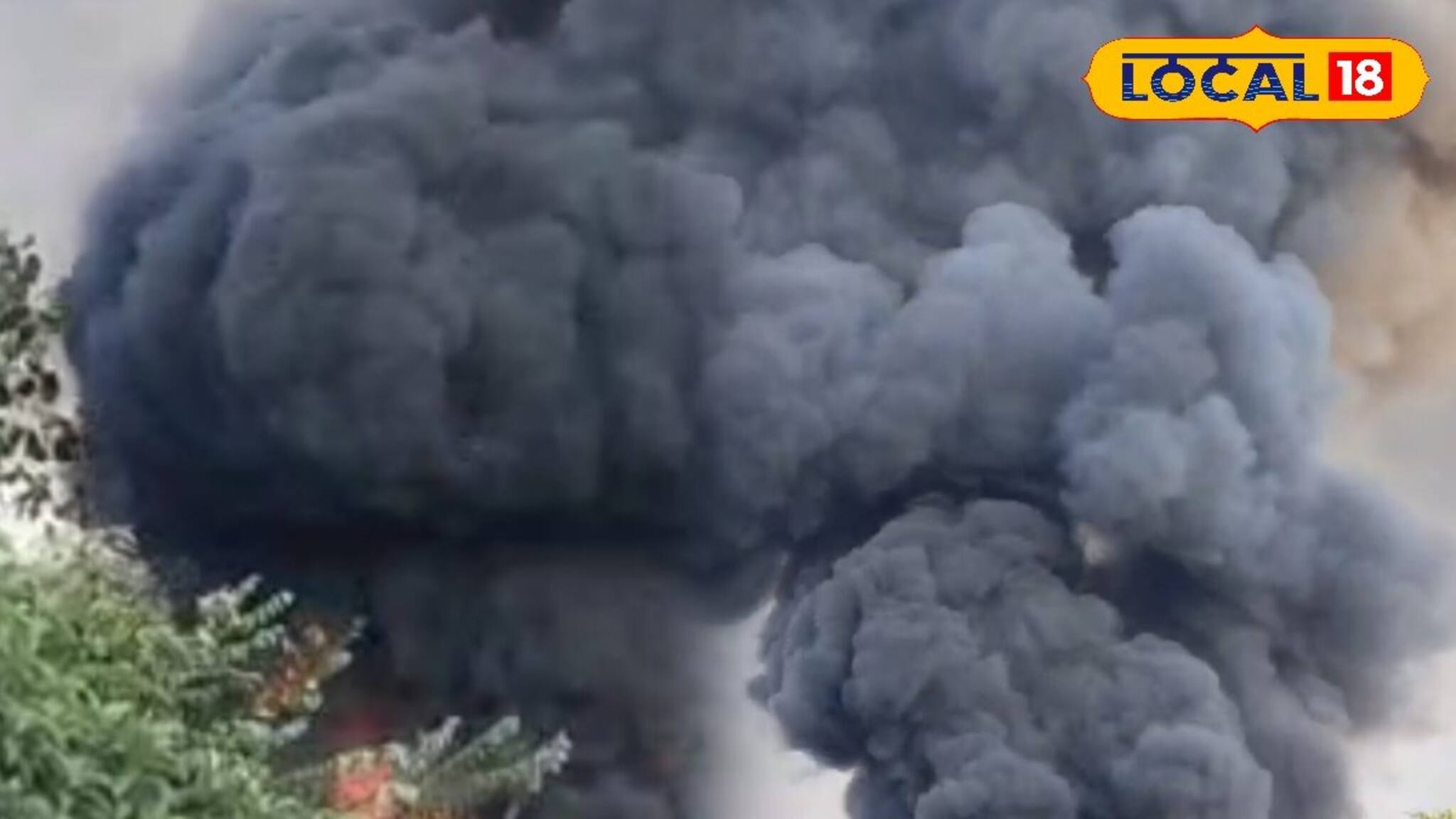 নিউটাউনে ওয়েস্টিন হোটেলের পাশে ভয়াবহ অগ্নিকাণ্ড! ঘটনাস্থলে দমকল, এলাকায় আতঙ্ক