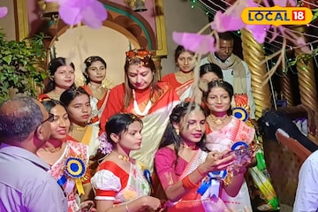 খড়গ্রামে কালীপুজোয় শতাব্দী রায়! বীরভূমের সাংসদ এবং অভিনেত্রীকে কাছে পেয়ে উচ্ছ্বসিত মানুষ খড়গ্রামে কালীপুজোয় শতাব্দী রায়! বীরভূমের সাংসদ এবং অভিনেত্রীকে কাছে পেয়ে উচ্ছ্বসিত মানুষ