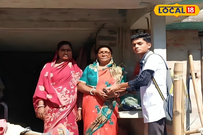 প্রত্যন্ত গ্রাম কাঁথি-৩ ব্লকের কুমিরদায় পৌঁছান কলেজের ৫০ জন পড়ুয়া। সঙ্গে ছিলেন ১০ জন চিকিৎসক এবং নার্সরা। গ্রামের বাড়ি বাড়ি গিয়ে সাধারণ মানুষকে আয়ুর্বেদের কার্যকারিতা সম্পর্কে জানানো হয়। ছাত্রছাত্রীরা প্রত্যেকের সঙ্গে কথা বলে তাদের শারীরিক সমস্যার কথা শোনেন। আয়ুর্বেদিক চিকিৎসা কীভাবে কম খরচে সুস্থ থাকতে সাহায্য করে সেই বার্তাই পৌঁছে দেওয়া হচ্ছে।