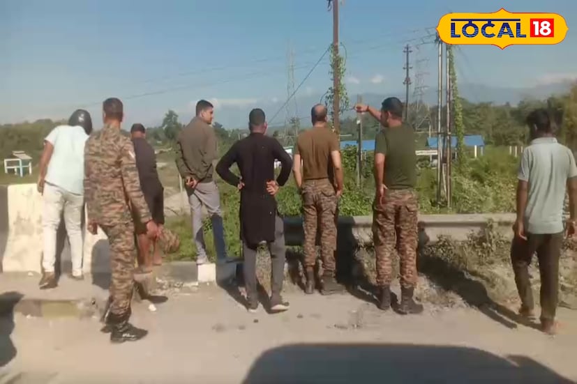 বীরপাড়া, অনন্যা দে: বীরপাড়া এলাকায় এশিয়ান হাইওয়ে স্থিত গ্যারগেণ্ডা সেতুতে ফাটল। যোগাযোগ ব্যবস্থা বন্ধ ভুটান এবং উত্তর পূর্ব ভারতের সঙ্গে।সেতুর একটা অংশ ধ্বসে গিয়েছে। বর্তমানে সেতুর উপর দিয়ে বড় যানবাহন চলাচল বন্ধ করে দেওয়া হয়েছে। 