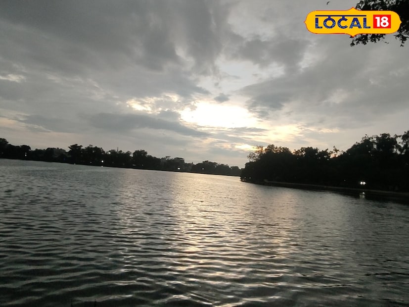 হাড় কাঁপানো শীতের অনুভূতি কোনও জায়গাতে নেই। নভেম্বরের শুরুতে ভোর ও রাতে বেশ ঠান্ডার শিরশিরানি অনুভব হচ্ছিল। তবে গত কয়েকদিনে তা আর নেই দক্ষিণবঙ্গে। নিম্নচাপের জেরে দক্ষিণবঙ্গের কোথাও বৃষ্টির সম্ভাবনা না থাকলেও ভোগাবে কুয়াশা।