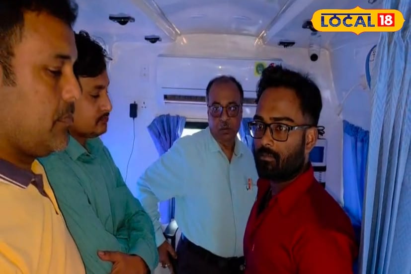 ডুয়ার্সের চা বলয়ের মানুষের দীর্ঘদিনের দাবি ছিল উন্নত স্বাস্থ্যসেবা। ভ্রাম্যমান চিকিৎসা ভ্যান চালু হওয়ায় সেই অপেক্ষার অবসান হবে বলেই মনে করছেন এলাকাবাসী।