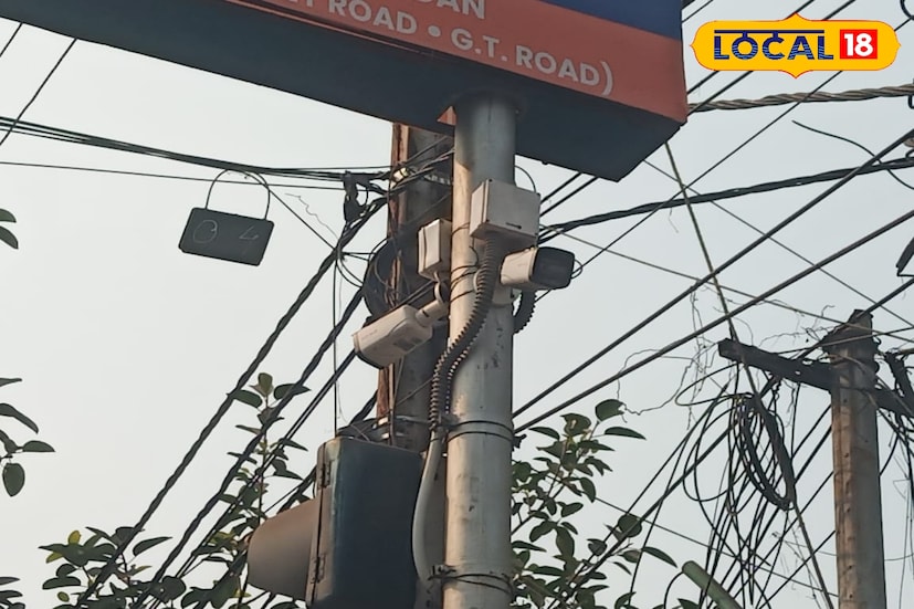 উন্নত এই ক্যামেরা প্রযুক্তি শুধু নম্বরপ্লেট পড়তেই সক্ষম নয়, গাড়ির রং, মডেল, গতিবেগ ও দিকনির্দেশও শনাক্ত করতে পারে মুহূর্তের মধ্যে। ফলে কোনও সন্দেহজনক যানবাহন বা অপরাধমূলক কাজে ব্যবহৃত গাড়ি শহরে ঢুকতেই তা পুলিশের নজরে আসবে।