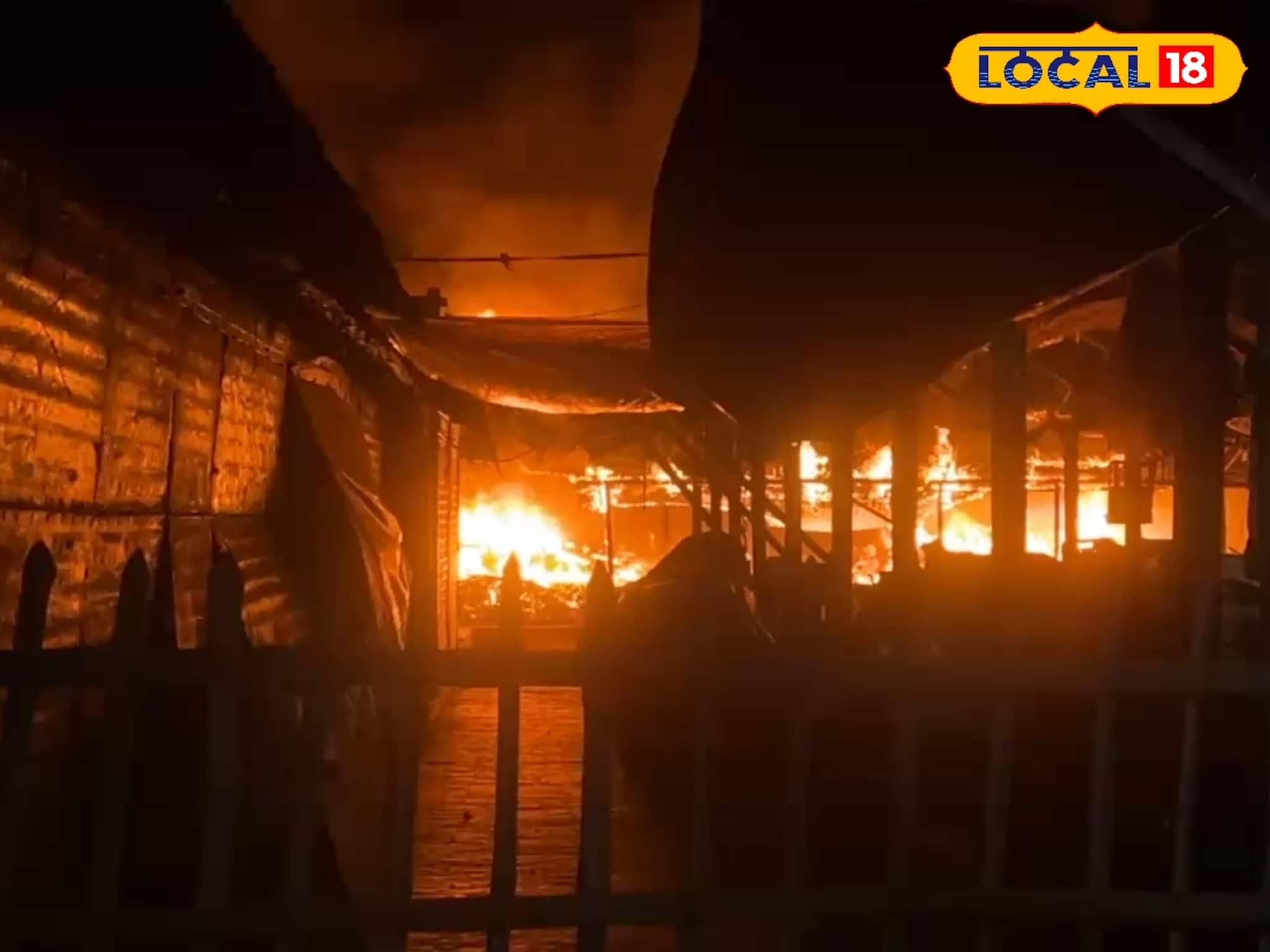 Nadia Barabazar Fire: শান্তিপুর বড়বাজারে ভয়াবহ আগুন! গভীর রাতে পুড়ে ছারখার একাধিক দোকান, এলাকায় চরম আতঙ্ক