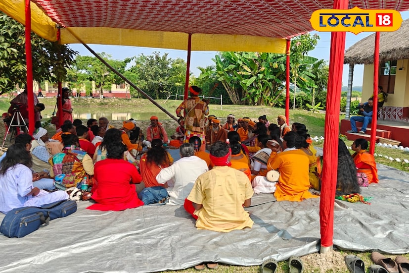 বীরভূম, বর্ধমান ও নদিয়ার কাঁথা সংস্কৃতিকে তুলে ধরছে এই বিশেষ স্টল। পাশাপাশি রয়েছে আদিবাসী সমাজের ঐতিহ্যবাহী পুতুলনৃত্য ‘চদর বদর’, যা ধীরে ধীরে হারিয়ে যেতে বসেছে। দর্শকদের কাছে এই পরিবেশনা বিশেষ আকর্ষণ হয়ে উঠেছে। ২৩ নভেম্বর মিলন উৎসবের মাধ্যমে এই বছরের বাউল ফকিরি মেলার সমাপ্তি ঘটবে। (ছবি ও তথ্যঃ বনোয়ারীলাল চৌধুরী)