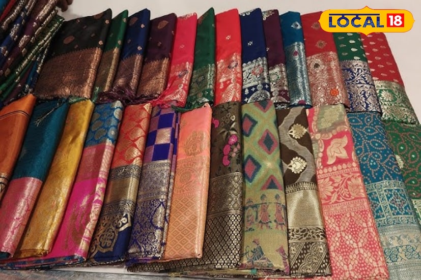 'তাঁত শহর' হিসেবে শান্তিপুর ও ফুলিয়া আজও জেলার অর্থনীতির অন্যতম স্তম্ভ। রোজ এখানে হাজার হাজার শাড়ি বোনা হয়। সেই শাড়ির সুতোয় জড়িয়ে থাকে নদিয়ার ঐতিহ্য, রঙ ও মানুষের পরিশ্রমের গল্প। (ছবি ও তথ্যঃ মৈনাক দেবনাথ)