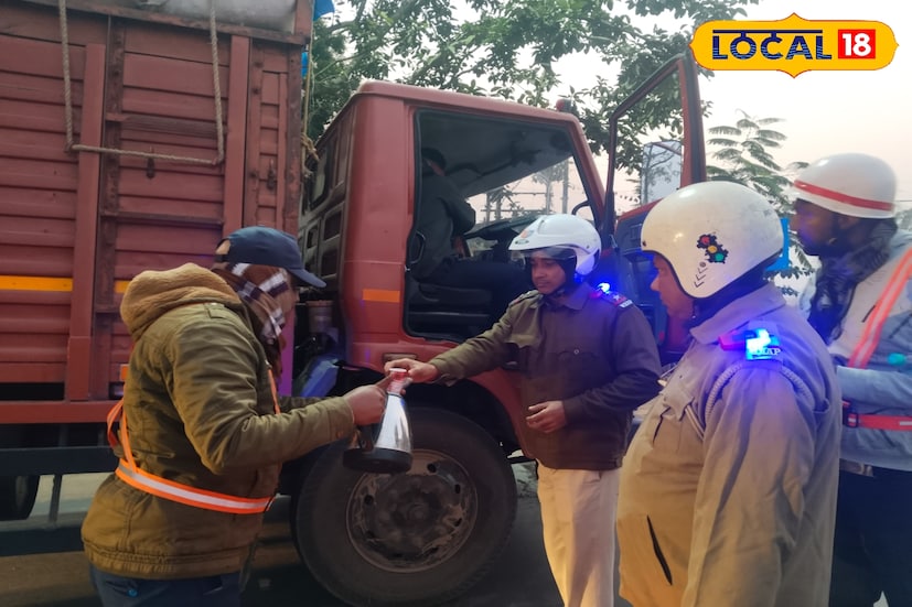 ট্রাফিক ওসি আশীষ কুমার লায়েকের নেতৃত্বে চালু হওয়া এই কর্মসূচিতে গুসকরায় প্রবেশের আগে থামিয়ে চালকদের দেওয়া হচ্ছে চা, জল এবং দু’টি করে বিস্কুট। পুলিশের মতে, ভাল রাস্তায় দীর্ঘক্ষণ গাড়ি চালালে একঘেয়েমি ও ক্লান্তি আসে, যা দুর্ঘটনার ঝুঁকি বাড়ায়। তাই আগে থেকেই চালকদের সতেজ করাই তাঁদের লক্ষ্য।