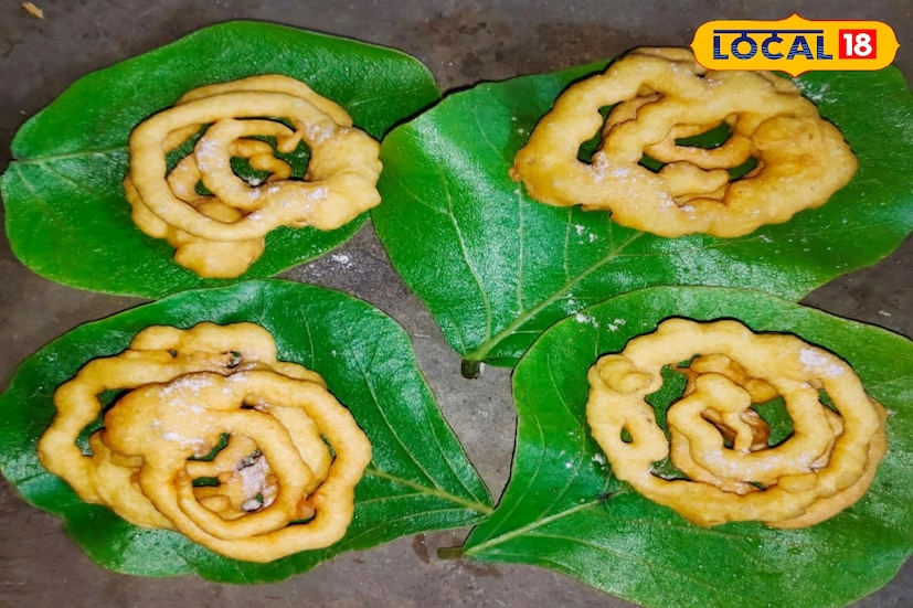 যেখানে বর্তমানে সুইগি, জোম্যাটোর সৌজন্যে ফাস্ট ফুডের চাহিদা লাফিয়ে লাফিয়ে বাড়ছে। সেখানে পুরুলিয়াতে ভাবারার চাহিদা প্রতিনিয়িত বাড়ছে। আগে সব মিষ্টির দোকানে পাওয়া যেত না ভাবরা। কিন্তু সময়ের চাহিদা মেনে এখন বিভিন্ন মিষ্টির দোকানেও ভাবরা তৈরি করা হচ্ছে। (ছবি ও তথ্য: শান্তনু দাস)