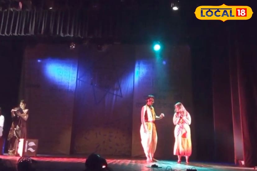 নাটকের মধ্যে দিয়ে শিক্ষা বাড়ে,জ্ঞান বাড়ে,নাটকের প্রতি মানুষের আগ্রহ কমে যাচ্ছে। সবাই এগিয়ে আসুন নাটক দেখুন। মোবাইল আসক্ত সমাজে নাটকের শ্রোতা কমে গেছে।লাইব্রেরি আছে পাঠক নেই। জুতো থাকছে এসি রুমে আর বই পড়ে আছে ফুটপাতে।আসুন নাটক দেখুন, নাটককে ভালোবাসুন।