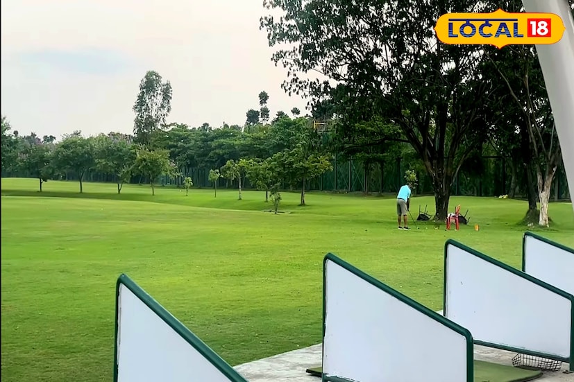 ক্যাফের অভ্যন্তরও সাজানো চোখ ধাঁধানো গলফ–থিমে। কাঠের টেক্সচার, সবুজের ছোঁয়া আর বড় কাঁচের জানালা সহ তৈরি হয়েছে এই আধুনিক থিম ক্যাফে। যেখান থেকে অনুশীলনরত গল্ফ খেলোয়ারদের খেলা দেখার সুযোগও রয়েছে