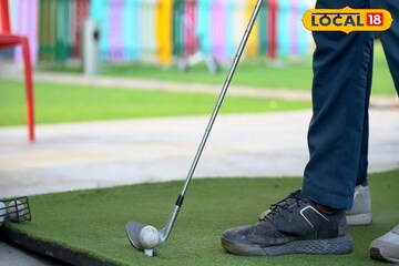 সবুজের মাঝে শান্তি! গল্ফ খেলার দৃশ্য দেখতে দেখতে কফি, নিউ টাউনের গলফ এরিনা ক্যাফে শহরের নত