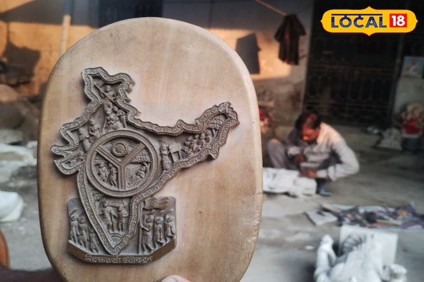 কখনও বা প্রতিমা আবার কখনও বা মানুষের প্রতিফলন। বাঁকুড়া জেলার শুশুনিয়া পাহাড় পর্যটন মানচিত্রে একটা অন্যতম জায়গা তা বলাই বাহুল্য। আর সেই গ্রামের শিল্পীরা শীত পড়তেই মিষ্টি রোদে শুরু করে দেন শিল্পচর্চা। 