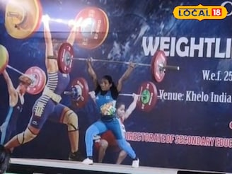 ওয়েট লিফটিং ন্যাশনাল স্কুল গেমসে সোনার পদক জয় হাওড়ার মেয়ের তিতলির