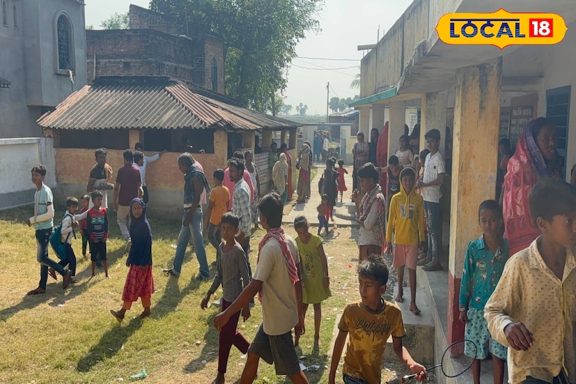 যদিও অভিযোগ খারিজ করেছেন অভিযুক্ত দিদিমণি আঞ্জুম নারা বিবি। তাঁর বক্তব্য, “সমস্ত অভিযোগই ফালতু। প্রমাণ-সাক্ষী দেখাতে হবে। শুধু মুখে বলে দিলেই হবে না।” তাঁর এই দাবি ঘিরে আরও বিতর্ক তৈরি হয়েছে এলাকাবাসীর মধ্যে। অভিযোগ প্রসঙ্গে দিদিমণির দৃঢ় অস্বীকার পরিস্থিতিকে আরও ঘোরালো করেছে।তথ্য ও ছবি: বনোয়ারীলাল চৌধুরী