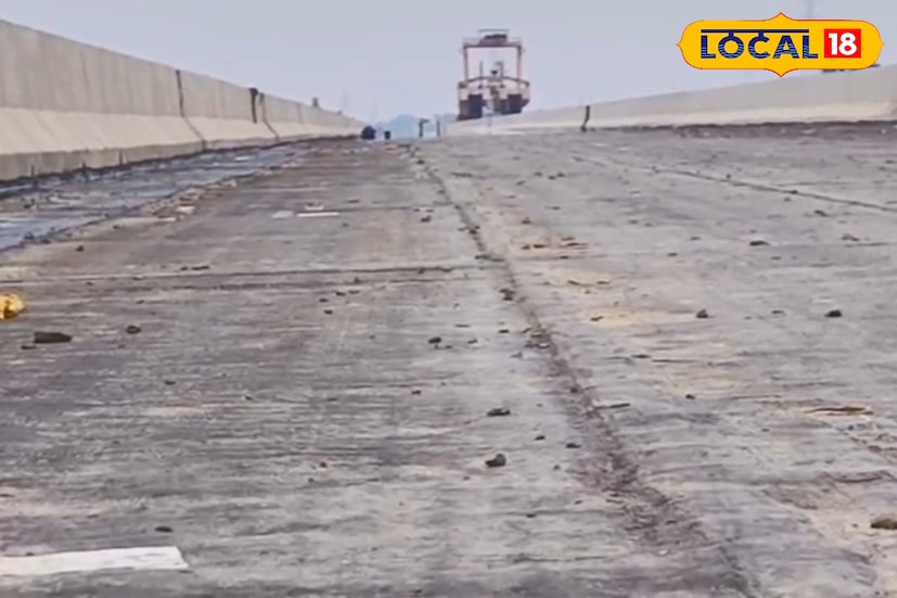 জাতীয় সড়ক প্রকল্প আধিকারিক পি ভি স্বামী বলেন, ‘ফরাক্কা থেকে মালদা যেতে বাঁদিকের প্রথম লেনে সম্ভবত ইংরেজি বছরের শেষ দিক থেকে যান চলাচল শুরু করে দেওয়া সম্ভব হবে। কারণ অল্প কিছু কাজ রয়েছে সেটা শেষ হয়ে যাবে। অন্য লেনে নতুন বছরেই দ্বিতীয় লাইনটিও যাত্রী সাধারণের জন্য খুলে দেওয়া হবে।