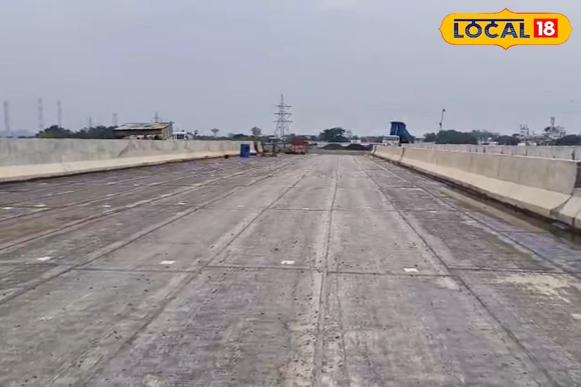 ২০১৬ সালের অক্টোবরে পুরোনো সেতু থেকে ৩০ মিটার দূরে নতুন সেতু নির্মাণের কাজ শুরু হয় পরিবহণ মন্ত্রকের অনুমোদনের পর। ২০১৯ সালের ১ জানুয়ারি মালদায় বৈষ্ণবনগরের লক্ষ্মীপুর এবং মুর্শিদাবাদে ফরাক্কার গঙ্গার উপরে সোজাসুজি চার লেনের দ্বিতীয় সেতুর কাজের সূচনা হয়। প্রকল্পের জন্য বরাদ্দ হয় ৫২১ কোটি টাকা। দীর্ঘ ছ'বছর ধরে কাজ করে আগামী বেশ কিছু দিনের মধ্যেই একটি লেন চালু করে দেওয়া হবে। ফলে উত্তরবঙ্গ যাওয়ার জন্য আর লাগবে না বেশি সময়।