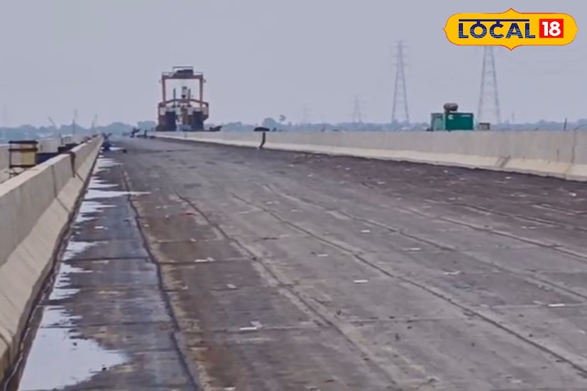 সারা দেশের সঙ্গে উত্তর-পূর্ব ভারতকে রেল ও সড়ক যোগাযোগে জুড়তে ছয়ের দশকে গঙ্গার উপর ফরাক্কা ব্যারেজ ও সেতু তৈরির উদ্যোগ নেওয়া হয় ৷ ১৯৭২ সালে প্রায় ২.৪০০ মিটার লম্বা সেই সেতু চালু করা হয় ৷ কিন্তু একই সঙ্গে রেল ও সড়ক যোগাযোগ থাকায় সেতুর উপর চাপ বাড়ছে ৷ মাঝেমধ্যে সেতুর বিভিন্ন অংশ খুলে পড়ছে ৷ ফলে বিকল্প সেতু নির্মাণের প্রয়োজনীয়তা দেখা দেয়।