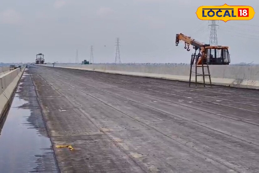 ফরাক্কা, মুর্শিদাবাদ, তন্ময় মন্ডল: শীতের মধ্যে কলকাতা থেকে উত্তরবঙ্গ যেতে আর লাগবে না বেশি সময়। ভ্রমণ পিপাষু মানুষদের জন্য সুখবর। খুব দ্রুত চালু হতে চলেছে বঙ্গের দ্বিতীয় বৃহত্তম সেতু। ফরাক্কাতে ১২নম্বর জাতীয় সড়কের ওপর এই সেতুর কাজ শেষ হলেই এবার অল্প সময়ের ব্যবধানে পৌঁছানো যাবে উত্তরবঙ্গ।