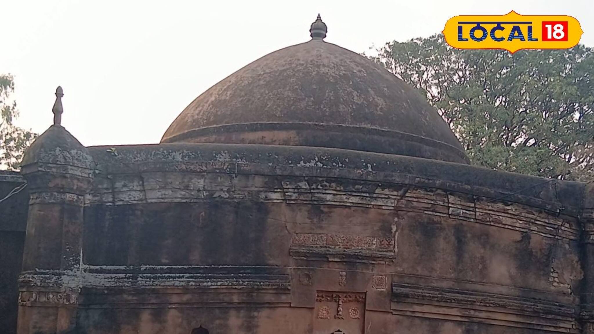 ইতিহাস আঁকড়ে ধরে আছে বর্ধমানের ৫০০ বছরের প্রাচীন ঐতিহ্যবাহী সমাধিস্থান