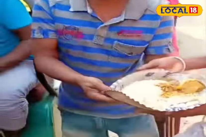 ঘোষ বাড়ির পক্ষ থেকে জানানো হয়েছে, প্রতিদিন পর্যাপ্ত পরিমাণ খাবার রান্না করা হবে। ভিড় বাড়লে ব্যবস্থা আরও বড় পরিসরে নেওয়ার কথাও ভাবা হচ্ছে। তাঁরা চাইছেন, কোনও মানুষ যেন অভাবে বা লজ্জায় না ফিরে যায়।