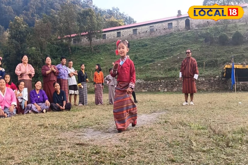জেলা প্রশাসন সূত্রে জানা গিয়েছে, আলিপুরদুয়ার জেলা মানেই নানান জনজাতির মানুষের বসবাস। ডুকপা তাঁদের মধ্যে অন্যতম। বক্সা পাহাড়ে এসে ডুকপাদের কৃষ্টি ও সংস্কৃতি সম্পর্কে যাতে বাইরের মানুষেরা জানতে পারেন, সেই কারণে এই উৎসবের আয়োজন। (ছবি ও তথ্য: অনন্যা দে) 