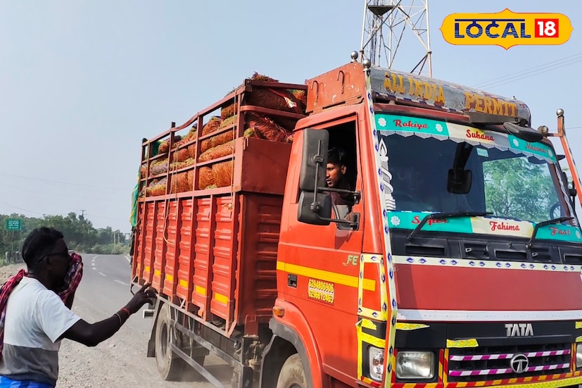  কী করে এত কম দাম পেঁয়াজের? নেপথ্যে রয়েছে বড় কারণ। মালদহের মহদীপুর সীমান্ত দিয়ে ট্রাকে করে নিয়মিত বাংলাদেশে রফতানি হয় পেঁয়াজ। বেশি লাভের আশায় এপার বাংলার উৎপাদিত পেঁয়াজ বাংলাদেশে রফতানি করে থাকেন মালদহ জেলা-সহ এপার বাংলার ব্যবসায়ীরা।