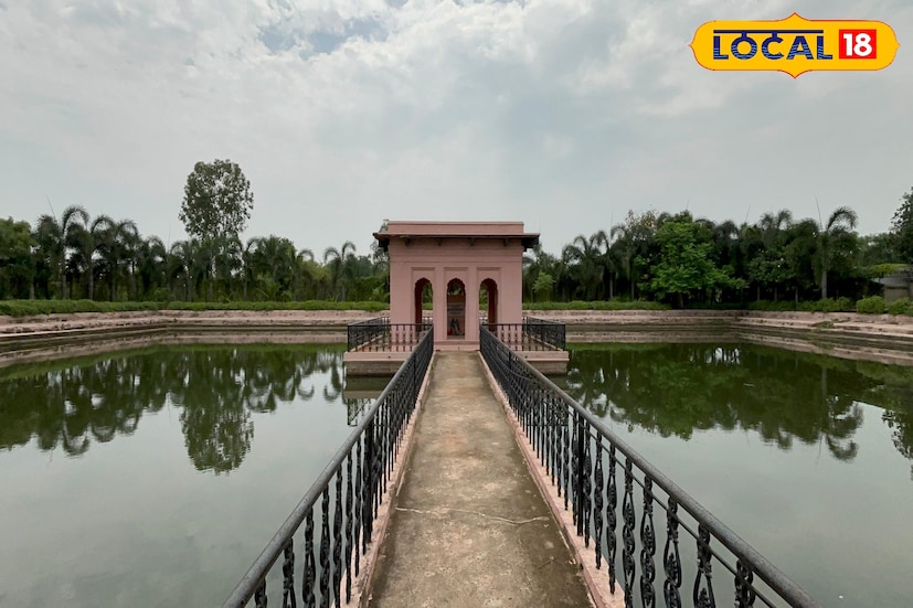 একদিনের ছুটিতে কোথাও ঘুরতে যেতে চাইছেন? আপনার জন্য দুর্দান্ত একটি জায়গা রয়েছে পূর্ব বর্ধমানের আউশগ্রাম ব্লকের দিগনগর গ্রামে চাঁদনী জলটুঙ্গি। এটি একটি ঐতিহাসিক ও নান্দনিক স্থান, যা পর্যটকদের কাছে এক বিশেষ আকর্ষণ হিসেবে পরিচিত।তথ্য ও ছবি: বনোয়ারীলাল চৌধুরী একদিনের ছুটিতে কোথাও ঘুরতে যেতে চাইছেন? আপনার জন্য দুর্দান্ত একটি জায়গা রয়েছে পূর্ব বর্ধমানের আউশগ্রাম ব্লকের দিগনগর গ্রামে চাঁদনী জলটুঙ্গি। এটি একটি ঐতিহাসিক ও নান্দনিক স্থান, যা পর্যটকদের কাছে এক বিশেষ আকর্ষণ হিসেবে পরিচিত।তথ্য ও ছবি: বনোয়ারীলাল চৌধুরী