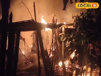 রাতে দোকান বন্ধ, হঠাৎই পরপর দোকানে লেগে গেল আগুন, মাঝরাতে ভয়াবহ পরিস্থিতি
