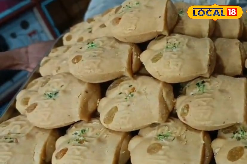 শীতের আমেজ পড়তেই বাঙালির রসনা তালুতে শুরু হয় নলেন গুড়ের মোহ। ভোরের আলোর সঙ্গে সঙ্গে খেজুর গাছ থেকে রস সংগ্রহের দৃশ্য জানান দেয়, শীত এসে গেছে। আর শীত মানেই বাজারে নলেন গুড়ের বাহারি মিষ্টির সমারোহ। অসাধারণ সুবাস আর অনন্য স্বাদের জন্য নলেন গুড় বাঙালির কাছে বরাবরই অপ্রতিরোধ্য। তাই শীতের মরশুমে নলেন গুড় ছাড়া শেষপাতে মিষ্টিমুখ ভাবতেই পারে না বাঙালি।