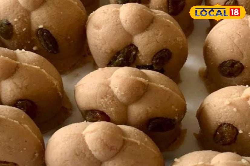 শহরে শীতের শুরুতেই নানা রকম খাবারের চাহিদা দ্রুত বাড়তে থাকে। আর ঠিক তখনই নলেন গুড়ের তালের শাঁস বসিরহাটের মানুষদের কাছে হয়ে উঠেছে নতুন আকর্ষণ। শীতের সন্ধ্যে বা উৎসবের আড্ডায় এই মিষ্টির স্বাদ নিতে এখন ভিড় জমাচ্ছেন বহু ক্রেতা। নলেন গুড়ের সুবাসে জীবন্ত হয়ে উঠেছে পুরো শহর—এ যেন বাঙালির চিরচেনা শীতের আনন্দই।