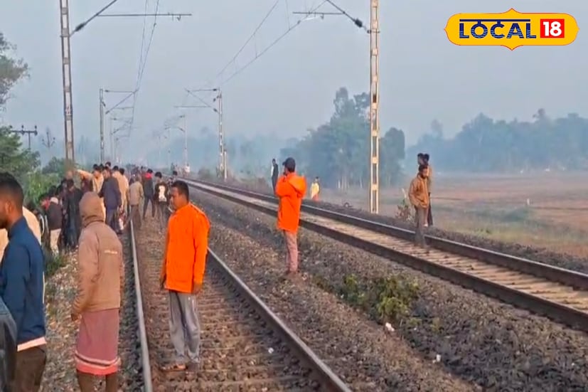 জানা গিয়েছে, দুর্ঘটনার পর দলের বাকি তিন হাতি আশেপাশের গ্রাম এলাকায় ঘুরে বেড়াচ্ছে। এতে নতুন করে আতঙ্ক ছড়িয়েছে।