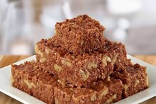 শুধু শীতকালেই মেলে, মুখে দেওয়ার সঙ্গে সঙ্গেই গলে যায়! সোহন হালুয়া বিশুদ্ধ বিস্ময়, খেয়েছেন