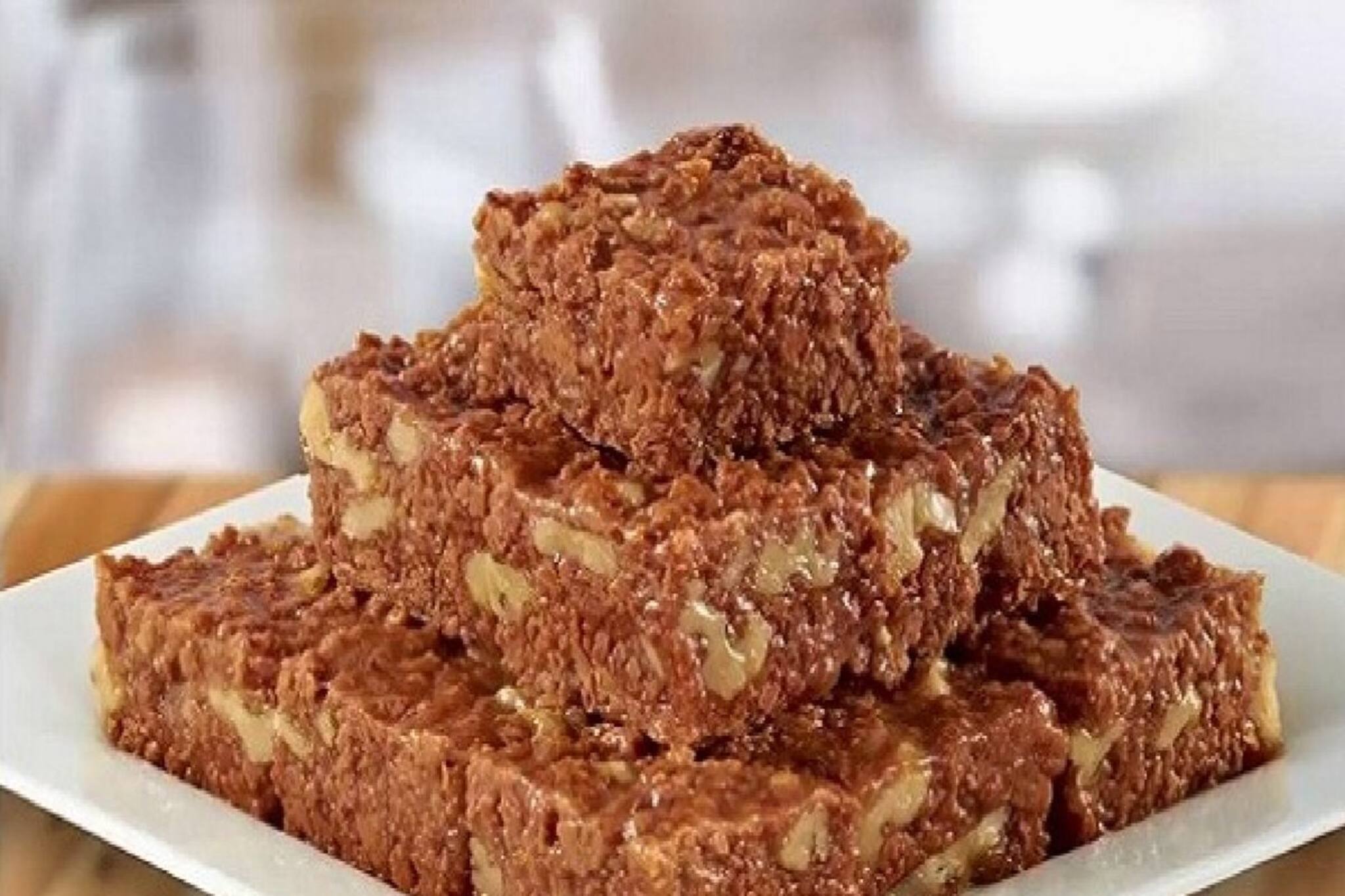 শুধু শীতকালেই মেলে, মুখে দেওয়ার সঙ্গে সঙ্গেই গলে যায়! সোহন হালুয়া বিশুদ্ধ বিস্ময়, খেয়েছেন