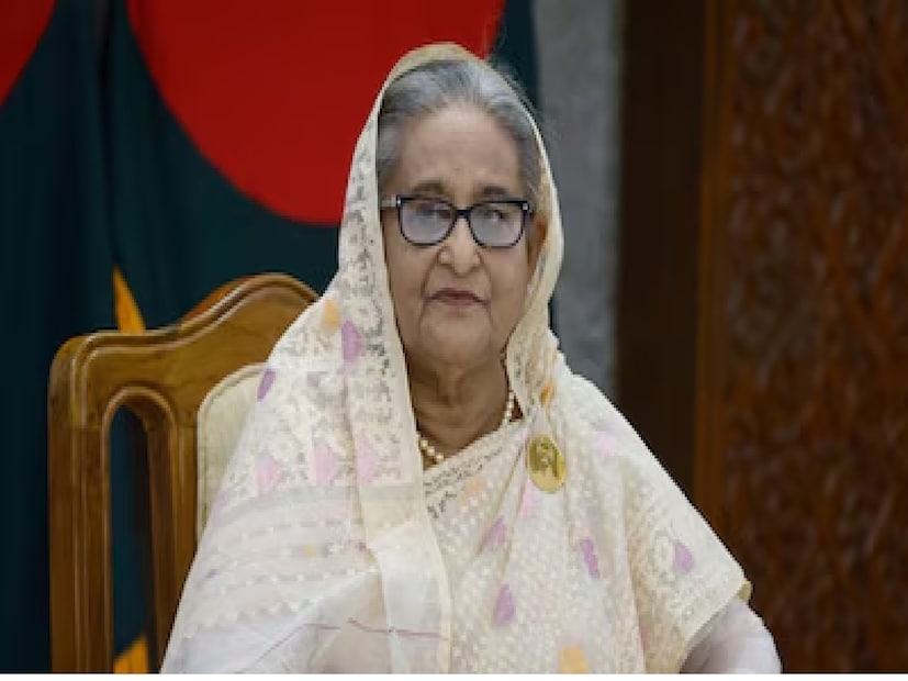 ঢাকা: জুলাই গণ-অভ্যুত্থানের সময় সংঘটিত মানবতাবিরোধী অপরাধে শেখ হাসিনার বিরুদ্ধে করা মামলার রায় দিতে আন্তর্জাতিক অপরাধ ট্রাইব্যুনালের কার্যক্রম শেষ। মৃত্যুদণ্ডে দণ্ডিত হয়েছেন বাংলাদেশের প্রাক্তন প্রধানমন্ত্রী শেখ হাসিনা। রায়ে ট্রাইব্যুনাল বলেছে, শেখ হাসিনাসহ তিন আসামির অপরাধ প্রমাণিত। এরই মধ্যে ফের অশান্ত হয়ে উঠছে বাংলাদেশ। ঢাকা: জুলাই গণ-অভ্যুত্থানের সময় সংঘটিত মানবতাবিরোধী অপরাধে শেখ হাসিনার বিরুদ্ধে করা মামলার রায় দিতে আন্তর্জাতিক অপরাধ ট্রাইব্যুনালের কার্যক্রম শেষ। মৃত্যুদণ্ডে দণ্ডিত হয়েছেন বাংলাদেশের প্রাক্তন প্রধানমন্ত্রী শেখ হাসিনা। রায়ে ট্রাইব্যুনাল বলেছে, শেখ হাসিনাসহ তিন আসামির অপরাধ প্রমাণিত। এরই মধ্যে ফের অশান্ত হয়ে উঠছে বাংলাদেশ।