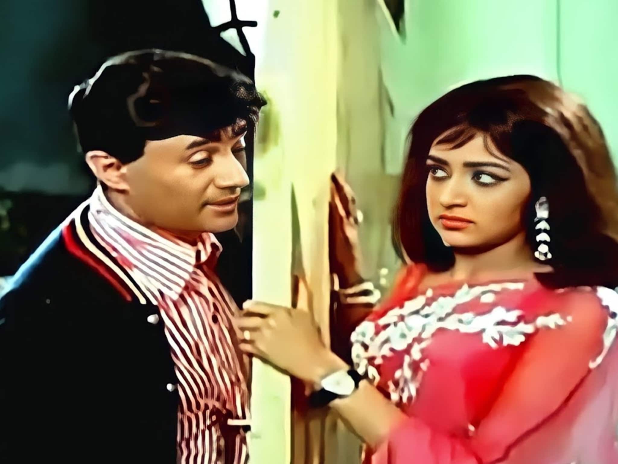 হেমা মালিনীর প্রেমে পাগল হয়ে উঠেছিলেন দেবানন্দ ! কিন্তু পাত্তা দিচ্ছিলেন না নায়িকা, ৭০ দশকের সেই সুপারহিট গান মনে পড়ে?