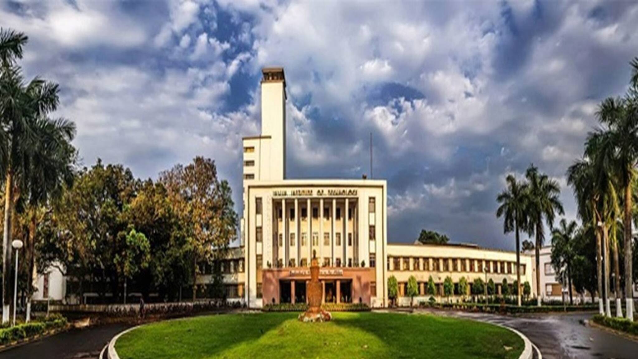 Job News in IIT Kharagpur: মাসিক বেতন ৫৫,০০০ টাকা, আইআইটি খড়গপুরে চাকরির সুবর্ণ সুযোগ বিশদে জেনে আবেদন করুন