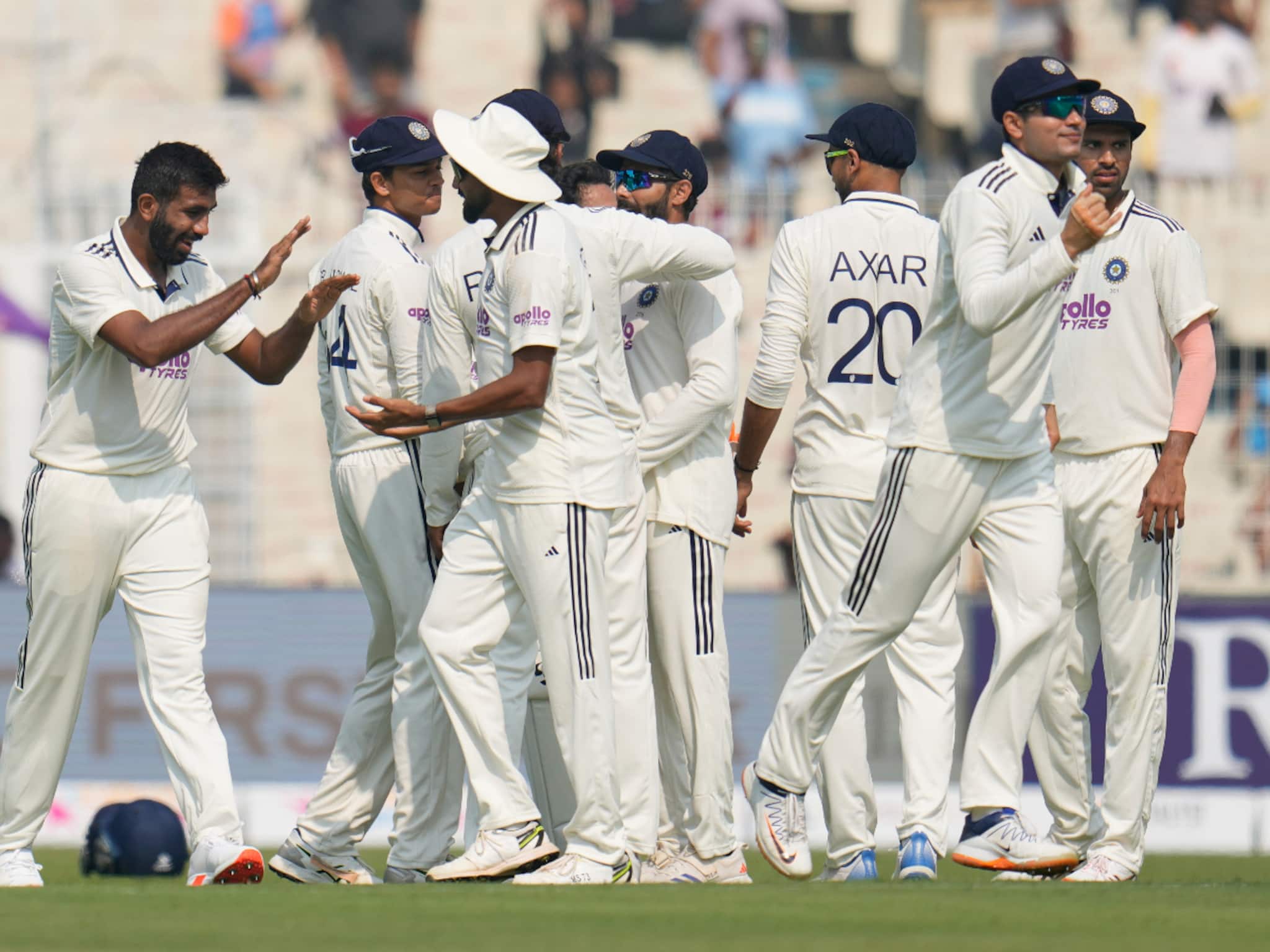 IND vs SA: আগুনে বুমরাহ, কুলদীপের ছোবল, দক্ষিণ আফ্রিকার অর্ধেক দল সাজঘরে