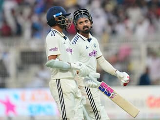 প্রথম ইনিংসে ভারতেরও ব্যাটিং ধস, দ্বিতীয় ইনিংসের শুরুতে ফের চাপে দক্ষিণ আফ্রিকা