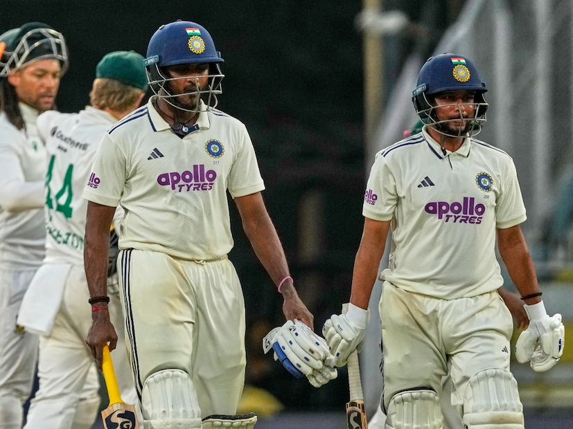 চতুর্থ দিনের শেষের ভারতের স্কোর ২৭ রানে ২ উইকেট। শেষ দিনে ম্যাচ জেতার জন্য দক্ষিণ আফ্রিকার দরকার ৮ উইকেট। ম্যাচ বাঁচাতে ভারতের দরকার ঐতিহাসিক কিছু ইনিংস। 