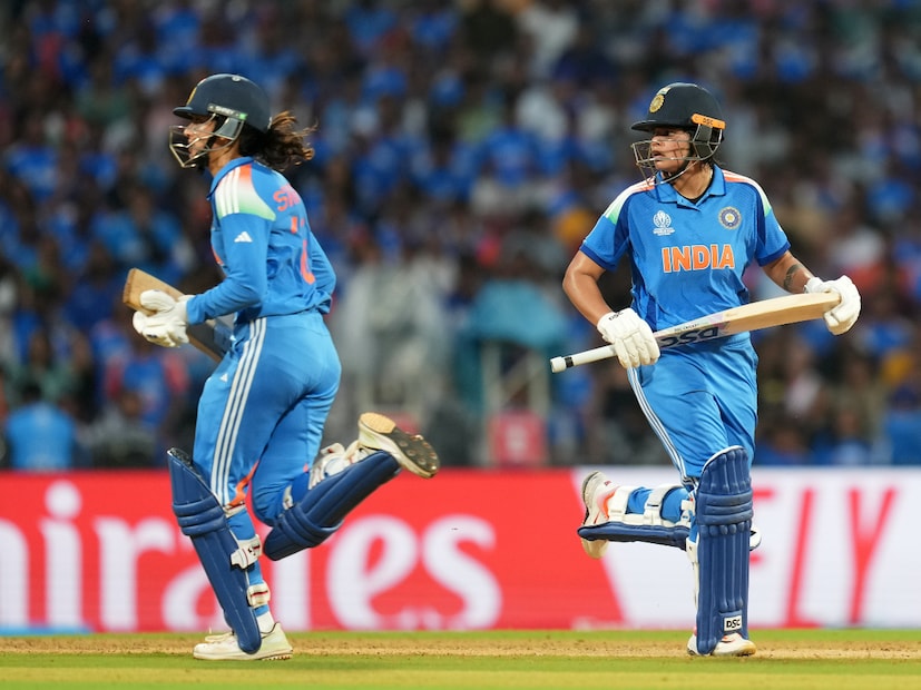 ওপেনিং জুটিতে স্মৃতি মন্ধনা ও শেফালি ভার্মার অনবদ্য ব্যাটিং, মাঝে দীপ্তি শর্মার লড়াকু ইনিংস, শেষে রিচা ঘোষের মারকাটারি ব্যাটিং। চার তারকার সৌজন্য বিশ্বকাপ ফাইনালে দক্ষিণ আফ্রিকাকে ২৯৯ রানের টার্গেট দিল ভারত। ওপেনিং জুটিতে স্মৃতি মন্ধনা ও শেফালি ভার্মার অনবদ্য ব্যাটিং, মাঝে দীপ্তি শর্মার লড়াকু ইনিংস, শেষে রিচা ঘোষের মারকাটারি ব্যাটিং। চার তারকার সৌজন্য বিশ্বকাপ ফাইনালে দক্ষিণ আফ্রিকাকে ২৯৯ রানের টার্গেট দিল ভারত।