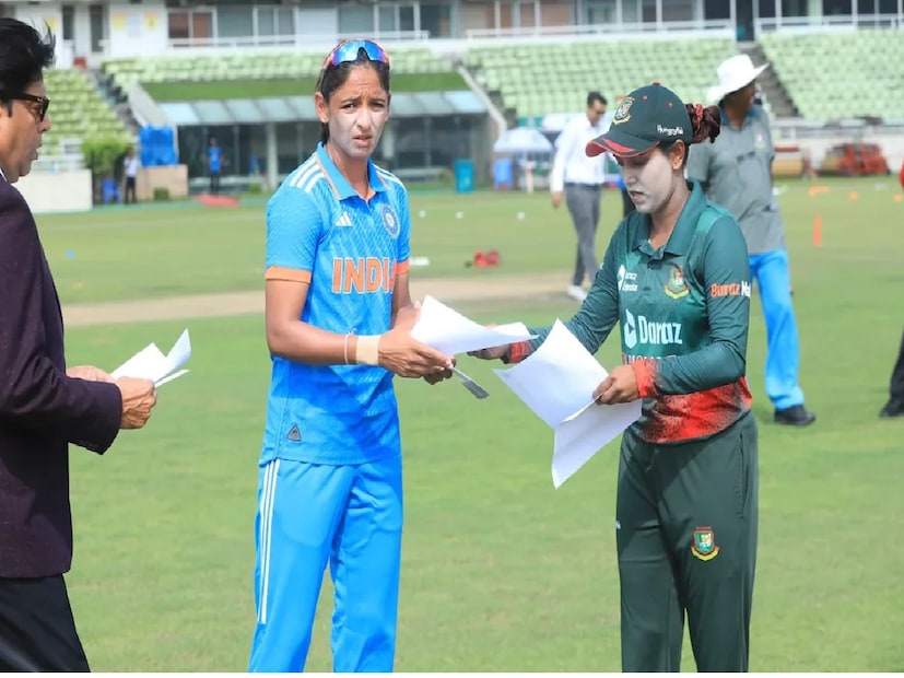 কলকাতা: বাংলাদেশ ক্রিকেটে কেলেঙ্কারি ঢাকতে ভারতীয় ক্রিকেটের দিকে নোংরা কাদা ছুঁড়লেন৷ জাহানার আলমের করা অভিযোগ ঢাকতে গিয়ে বাংলাদেশ মহিলা দলের অধিনায়ক নিগার সুলতানা বলছেন হরমনপ্রীত কউর নন তিনি! অর্থাৎ তাঁর বিরুদ্ধে ওঠা জুনিয়র ক্রিকেটারদের মারার অভিযোগ সরাতে এ কী বলেছেন তিনি তা নিয়ে উত্তাল নানা মহল৷