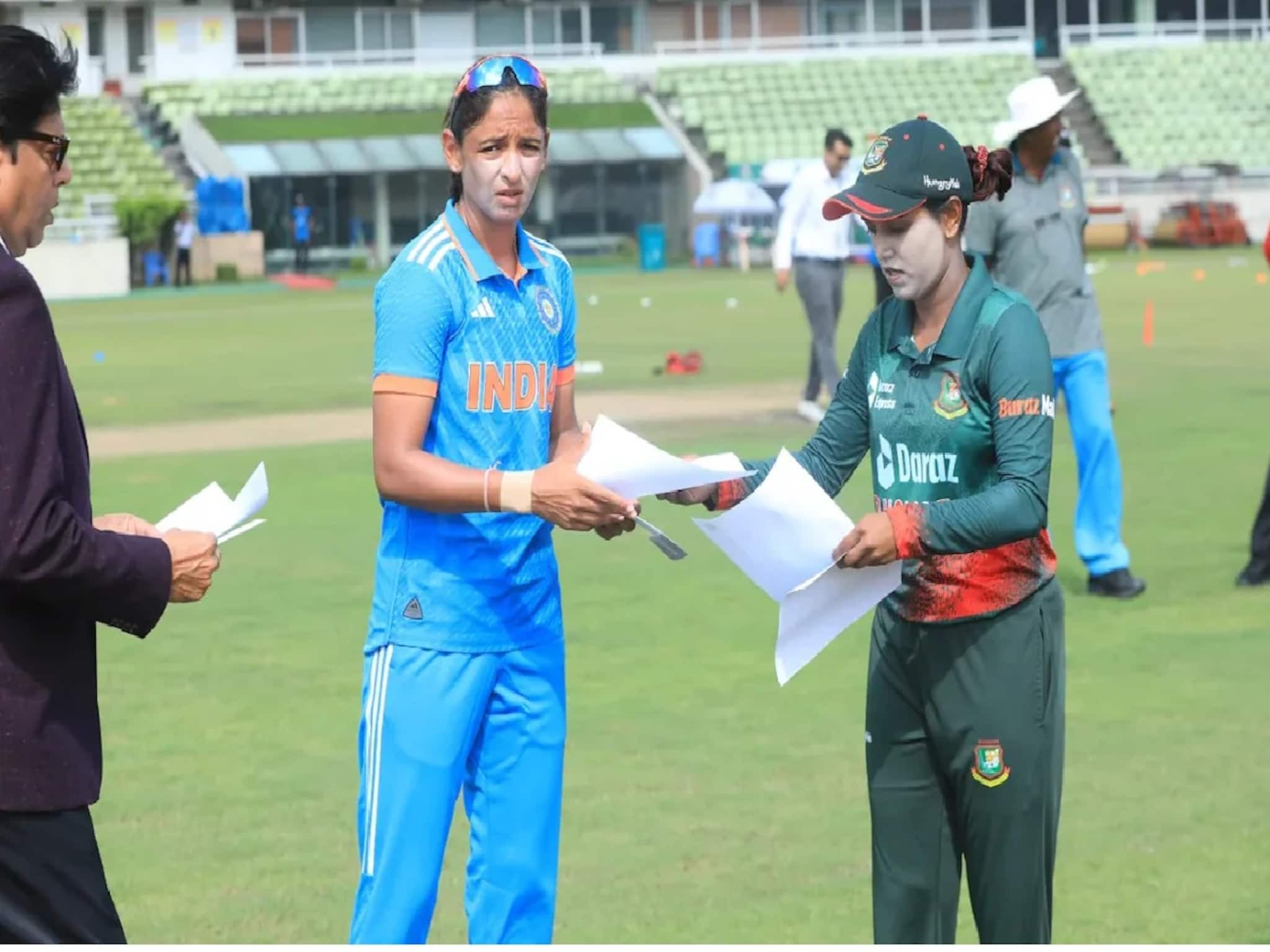 Ind vs Ban: ‘আমি কি হরমনপ্রীত’ নিজের ওপর ওঠা অভিযোগ নস্যাৎ করতে গিয়ে বাংলাদেশের মহিলা অধিনায়কের বাজে কথায় তোলপাড় ক্রিকেটমহল