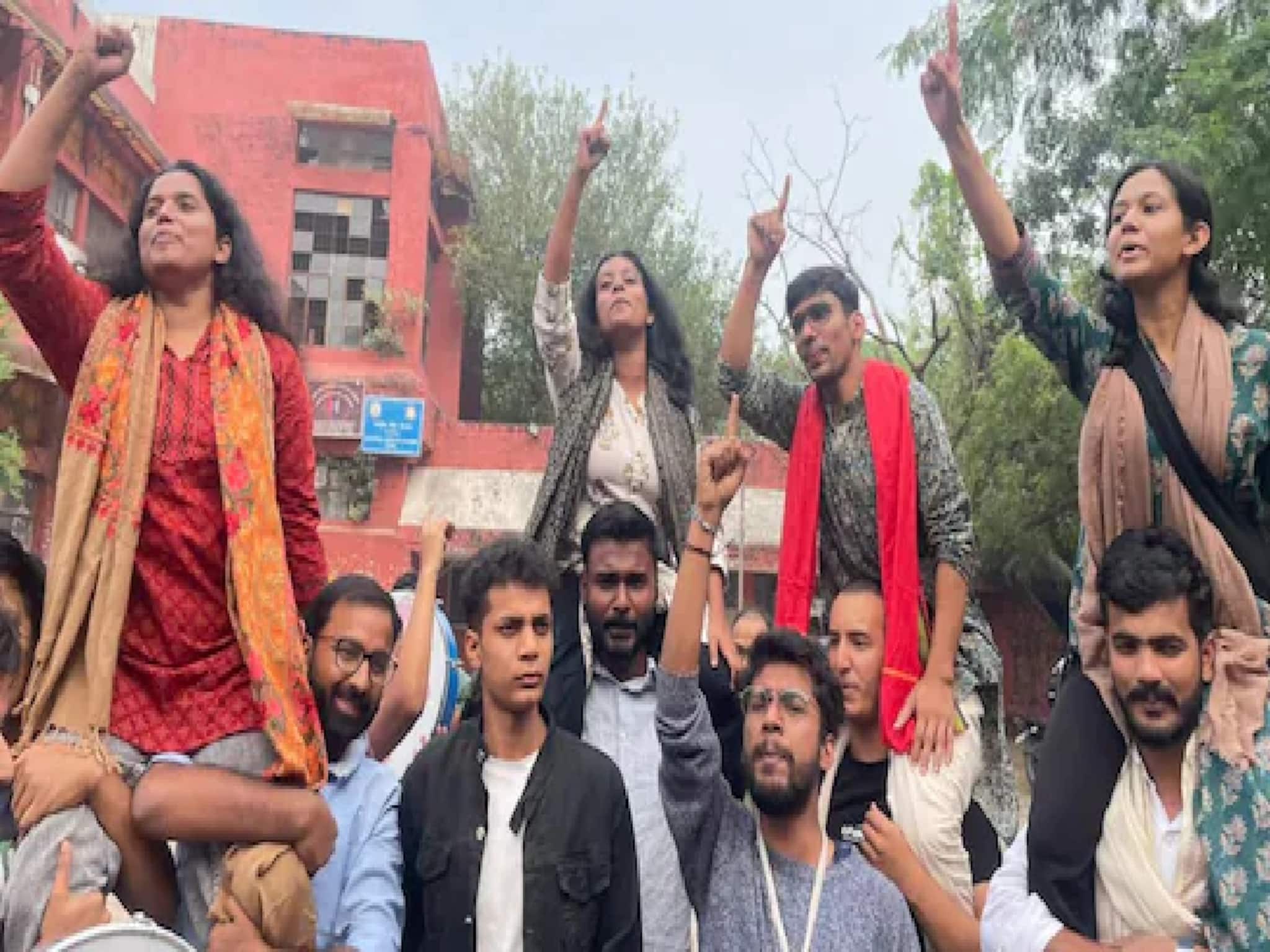 JNU Election Result 2025: JNU ছাত্র সংসদ নির্বাচনে ৪ আসনে জয়ী বামেরা JNU Election Result 2025: JNU ছাত্র সংসদ নির্বাচনে ৪ আসনে জয়ী বামেরা