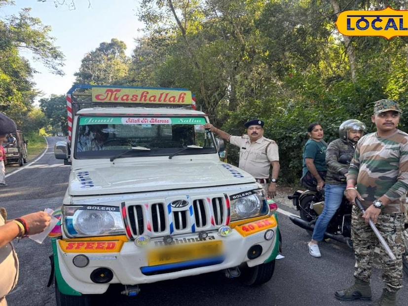 বন দফতরের দাবি, এইসব মৃত্যুর মূল কারণ গাড়ির অতিরিক্ত গতি ও অসচেতনতা। এই পরিস্থিতি ঠেকাতে এবার সচেতনতা অভিযানে নেমেছে বন দফতর ও পরিবেশ সংস্থা। তাঁদের স্পষ্ট বার্তা, জঙ্গলের ভিতর দিয়ে যাওয়া সব সড়কে গাড়ির গতি ৩০ কিমির মধ্যে রাখতে হবে।